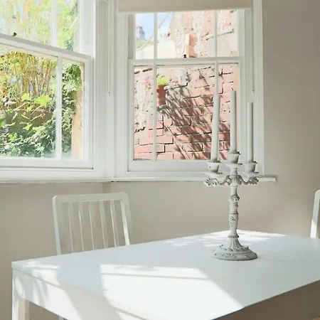 Lovely Alma Vale One Bedroom Flat