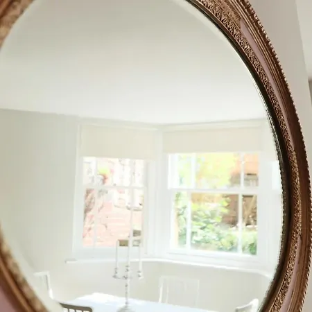 Lovely Alma Vale One Bedroom Flat Apartman