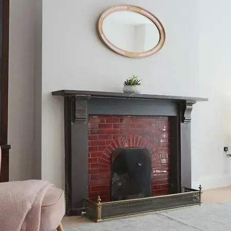 Lovely Alma Vale One Bedroom Flat דירה בריסטול