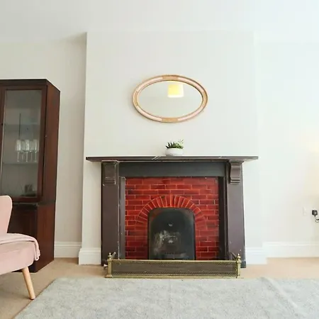 Lovely Alma Vale One Bedroom Flat בריסטול