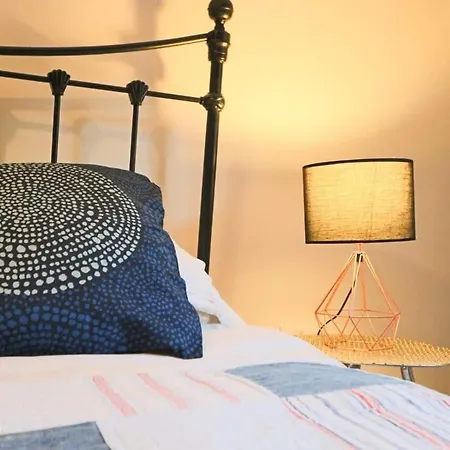 Lovely Alma Vale One Bedroom Flat * בריסטול