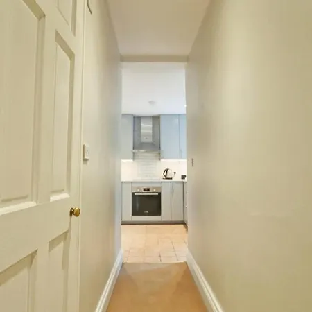 Lovely Alma Vale One Bedroom Flat * בריסטול